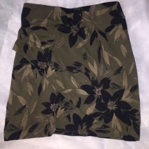 👠2/$20 Guess skirt